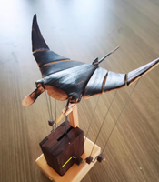 Ornement artisanal en bois de raie manta, décoration de bureau créative en bois massif, cadeau idéal pour un anniversaire et la maison
