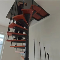 Escalier en colimaçon minimaliste Prima Cream avec réduction du bruit et amortissement, idéal pour les maisons résidentielles modernes en duplex