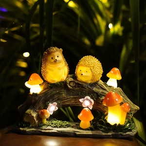 Ornamenti da <span class=keywords><strong>giardino</strong></span> in resina graziosi <span class=keywords><strong>riccio</strong></span> luce solare da <span class=keywords><strong>giardino</strong></span> cartone animato lanterna animale statuette <span class=keywords><strong>giardino</strong></span> cortile decorazione balcone - Product Image 1