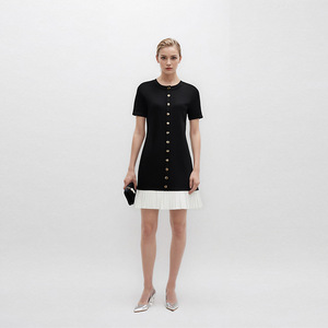 Robe en tricot plissée à col rond, à manches courtes, à simple boutonnage, contrastée en noir et blanc, de haute qualité, pour femmes, style français - Product Image 1