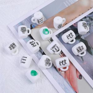 Cuentas de silicona de grado alimenticio Chew Character Focal Beads Navidad Silicona Dentición Western New Focal Beads para la fabricación de bolígrafos - Product Image 1