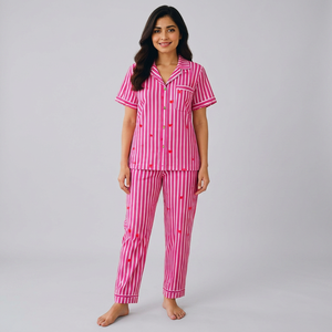 Conjunto de Pijama para Mujer al por Mayor, 100% Algodón, Estampado Floral, con Bolsa de Almacenamiento |   Ropa de Dormir Ligera y de Lujo para Verano - Product Image 1