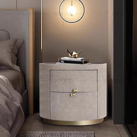 Chevet moderne minimaliste de luxe italien, dessus en bois de dalle rocheuse, elliptique, appartement intelligent, hôtel, chambre à coucher, deux tiroirs