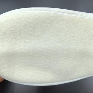 Les pantoufles blanches à bout fermé <span class=keywords><strong>de</strong></span> l'hôtel présentent un design à bout fermé pour protéger les orteils des clients - Product Image 5