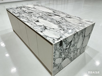 Table basse moderne de luxe sur mesure en marbre Calacatta Purple Bulgaris avec grand socle en dalle cubique pour villas