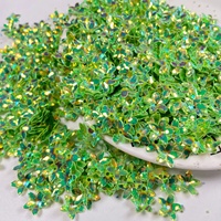 Usine Wholesale12mm Lâche PVC Paillettes Coloré Coupe Fleur En Forme De Couture Paillettes Paillettes pour La Décoration De Vêtement
