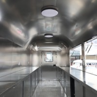 Remorque de restauration rapide multifonctionnelle à 3 roues en acier inoxydable pour burgers, hot-dogs, cuisine mobile, chariot alimentaire, vente de nourriture de rue en plein air