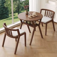 Ensemble de table et chaises de balcon en bois massif trois pièces, petite table à thé et deux chaises confortables pour boire du café et du thé