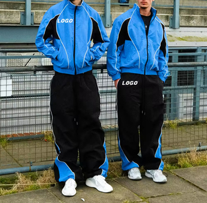 ชุดกีฬาผู้ชายแบบสตรีทแวร์น้ำหนักเบาและกางเกงกีฬาแบบสะท้อนแสง ชุดสองชิ้น สามารถปรับแต่งได้ - Product Image 1