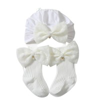 Ensemble assorti bonnet et chaussettes pour bébé, nouveau modèle 2026, en dentelle ajourée respirante avec nœud, style foulard perlé