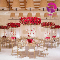 Vase en or de pièce maîtresse de fleur rouge pour le vase à fleur de piédestal de pièce maîtresse grand de table de mariage