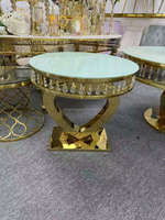 Table à gâteau de mariage moderne de luxe en acier inoxydable doré avec cristaux en verre pour événements en plein air