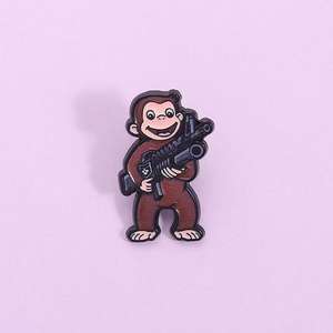 Pin de esmalte divertido y original con diseño de <span class=keywords><strong>mono</strong></span> con pistola, broche de animal adorable para solapa y mochila, accesorios de joyería humorística, Año Nuevo Chino, Amor - Product Image 1