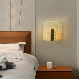 Lámpara de Pared Moderna Minimalista para Dormitorio u Hotel, Lámpara LED Acrílica Redonda Dorada, Regulable, con Soporte de Pared - Product Image 2