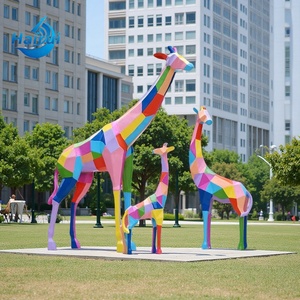 Sculpture de <span class=keywords><strong>girafe</strong></span> <span class=keywords><strong>en</strong></span> FRP <span class=keywords><strong>multicolore</strong></span> à facettes, résistante aux UV, faite à la main, personnalisée, grande statue animale pour jardin, place publique, centre commercial - Product Image 5