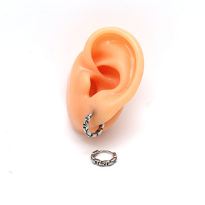 Pendientes Huggie Yunnique de Acero de Titanio, Unisex, Geométricos, Joyería de Moda Otoño 2024 Guangzhou - Product Image 4