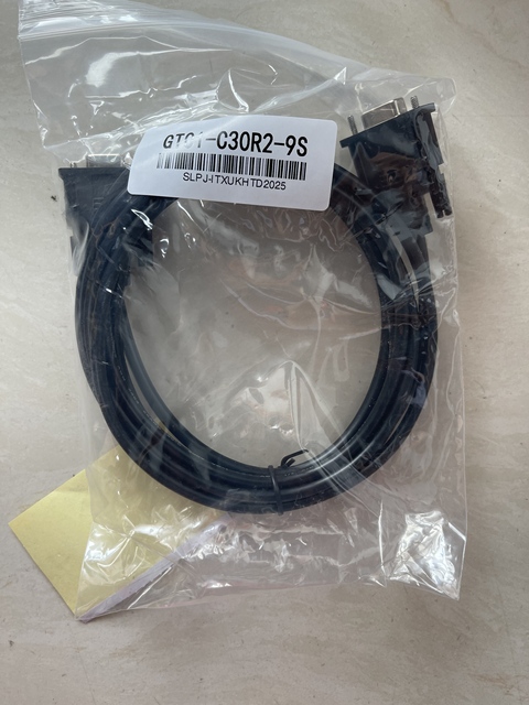 100% New and Original Industry HMI Connection Cable GT01-C30R2-9S