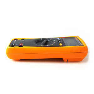 Multímetro Digital Fluke 175C True RMS con Rango Automático, 1000V Cat III, 400mA con Fusible - Product Image 2
