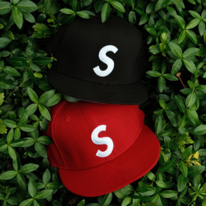 Cappellino da Baseball Unisex con Visiera Piatta, Classico Fifty, Chiuso Dietro, Corona Strutturata, Ricamo 3D, in Cotone, Streetwear, Sportivo, Vestibilità Aderente - Product Image 3