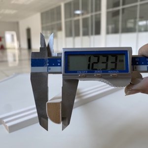 Petite moulure apprêtée à jointes en doigt de pouce - Product Image 3