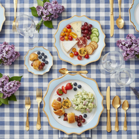 Assiettes à dîner élégantes en céramique bleue avec bordure dorée festonnée - Vaisselle de luxe pour mariage, banquet nuptial, décoration de table pour événements