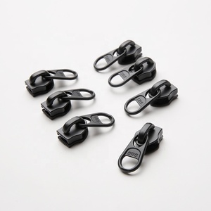 Sbs Nhà Máy Bán Buôn Chất Lượng Cao Nhiệm Vụ Nặng Nề 8 # Màu Đen Nylon Kim Loại Ngắn Thanh Trượt Hình Chữ Nhật Thiết Kế Cho Túi Quần Áo Dây Kéo - Product Image 4