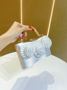 Nouveauté 2026 : Sacs de soirée pour femme, ornés de fleurs incrustées de diamants, sacs fourre-tout, pochettes de soirée, sacs bandoulière tendance pour fêtes et banquets - Product Image 5
