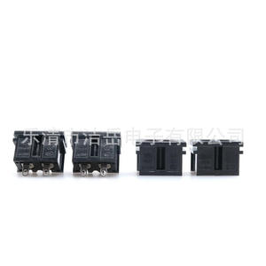 Enchufe de corriente alterna triangular con interruptor, 220V 2A, salida única, clavija sólida, patas de hierro y cobre. - Product Image 3