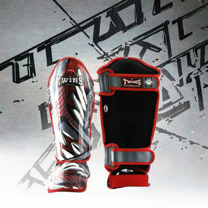 สนับแข้ง PU รุ่น Twins Professional ลายสีแดงและสีเงิน สำหรับฝึกซ้อม MMA มวยไทย ใช้ได้ทุกฤดู อุปกรณ์ป้องกัน - Product Image 3