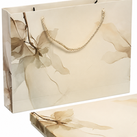 Sac cadeau floral en papier crépon avec poignée torsadée et boîte cadeau assortie, idéal pour boutiques, OEM, marque privée, vente en gros