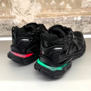 Nouvelles baskets lumineuses de créateur très tendance, chaussures de course de luxe pour hommes de haute qualité, chaussures à plateforme LED pour l'extérieur - Product Image 2