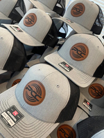 Casquette Trucker Personnalisée en Similicuir Gravable au Laser avec Logo d'Entreprise – Vente en Gros