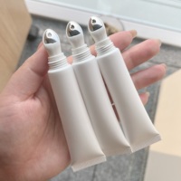Gloss à lèvres liquide hydratant végétalien brillant 15ml avec vitamine E et marque privée – Vente en gros