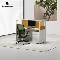 Postes de travail modernes avec cloisons de séparation SpaceUnited : bureaux individuels au design tendance avec cloisons de séparation