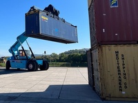 Reach Stacker SRSC4535H1 |   SmartLift & PowerDrive Diesel 4x4 à double mât pour terrains accidentés, destiné aux projets aériens et portuaires