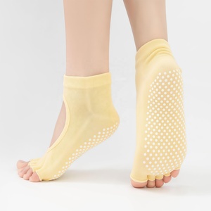Calcetines de Yoga de Cinco Dedos para Mujer, de Algodón Peinado Fino, Diseño Antideslizante de Medio Dedo, Altura Media, Profesionales para Pilates, Entrenamiento, Gimnasio y Danza - Product Image 5