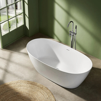Baignoire autoportante en acrylique ovale moderne avec ensemble d'accessoires de salle de bain pour villa, hôtel, maison