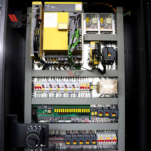 Machine-Outil de Fraisage CNC 5 Axes VMC 650 en Métal de Haute Qualité, Centre d'Usinage Vertical Taïwanais - Product Image 6