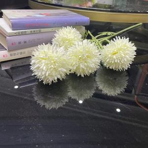 <span class=keywords><strong>Fleur</strong></span> <span class=keywords><strong>Pompon</strong></span> en Soie 4 têtes Blanc <span class=keywords><strong>jaune</strong></span> Boule de Chrysanthème Artificiel Fleurs - Product Image 2
