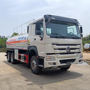 รถบรรทุกน้ำมันเคลื่อนที่ HOWO 6x4 25000 ลิตร พร้อมปั๊มน้ำมันดีเซล สำหรับงานเหมืองและก่อสร้าง - Product Image 3