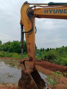 Excavadora Hyundai Robex 210 de Segunda Mano, Modelo 2016, Cucharón de 1.5m, Peso Operativo de 21 Toneladas, Potencia de 215 kW, 0-2000 Horas de Uso - Product Image 4