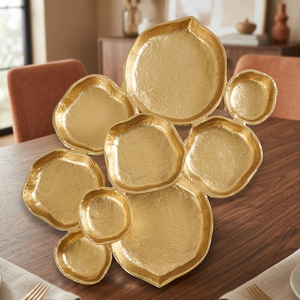 Assiettes décoratives en métal doré irrégulier, faites à la main, design moderne et solide, pour les fêtes - Product Image 6