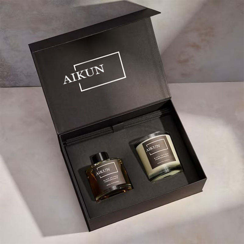 กุหลาบและโบตั๋น