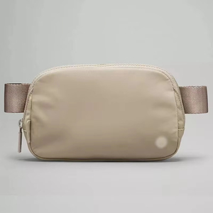 Riñonera de Nailon Personalizada para Mujer, Impermeable, Deportiva, para Viajes, Senderismo y Correr, Estilo Bandolera - Product Image 3