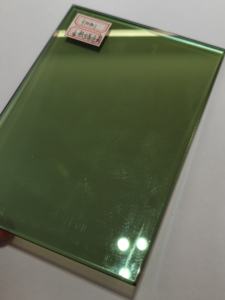 Hoja de vidrio laminado LVC verde reflectante de alta calidad para uso solar e industrial para supermercados - Product Image 2