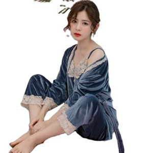 Conjunto de tres piezas de pijama de encaje para mujer, <span class=keywords><strong>moda</strong></span> de otoño e invierno, edición coreana, terciopelo dorado, traje de vestir para el hogar - Product Image 5