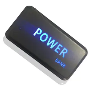 Powerbank เครื่องชาร์จแบตเตอรี่แบบพกพา Powerbank สำหรับโทรศัพท์มือถือโลโก้ Led แบบกำหนดเอง Power Bank 5000MAh พร้อมไฟ LED ชาร์จเร็ว