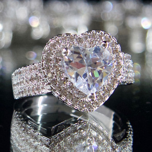F1130 Anello con diamante a taglio a cuore in oro bianco, colore G naturale, gioielli da donna per fidanzamento - Product Image 1