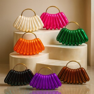 Sac de soirée en acrylique marbré pour <span class=keywords><strong>femme</strong></span>, pochette en forme de coquille, sac à main avec poignée dorée, sac à bandoulière en marbre - Product Image 1