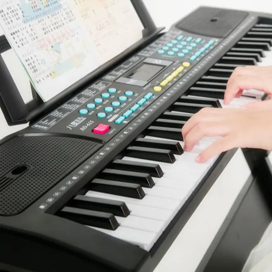 61 מפתחות איבר אלקטרוני צעצוע כלי נגינה צעצוע פסנתר מתנה סינתיסייזר אלקטרוני מקלדת מקלדת מוסיקה לילדים